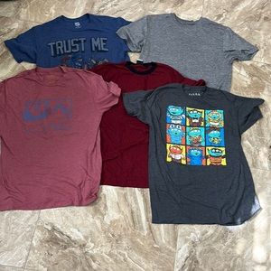 Men’s t-shirt bundle of 5